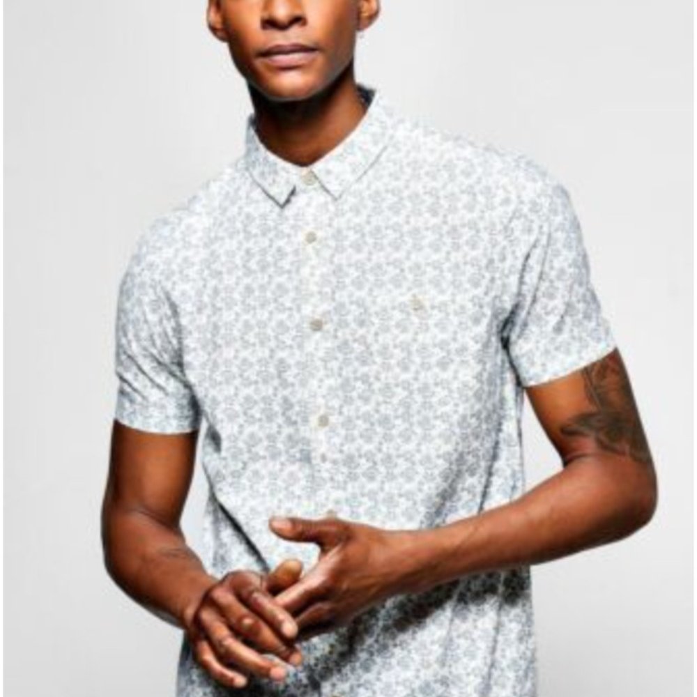 Brave Soul London Men's White / Blue Floral Short Sleeve Button Down